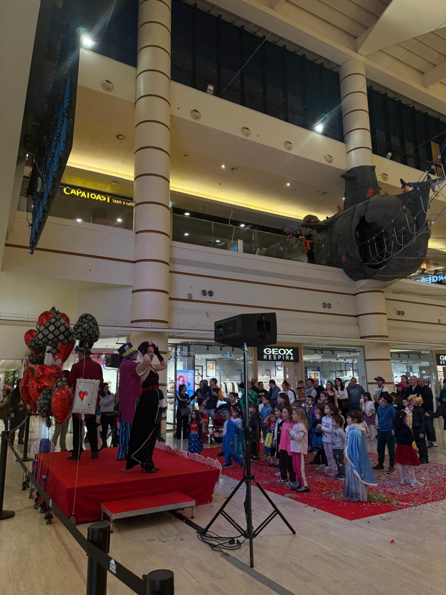 Carnival magic at Globo Shopping Mall: An immersive Alice in Wonderland experience - 1