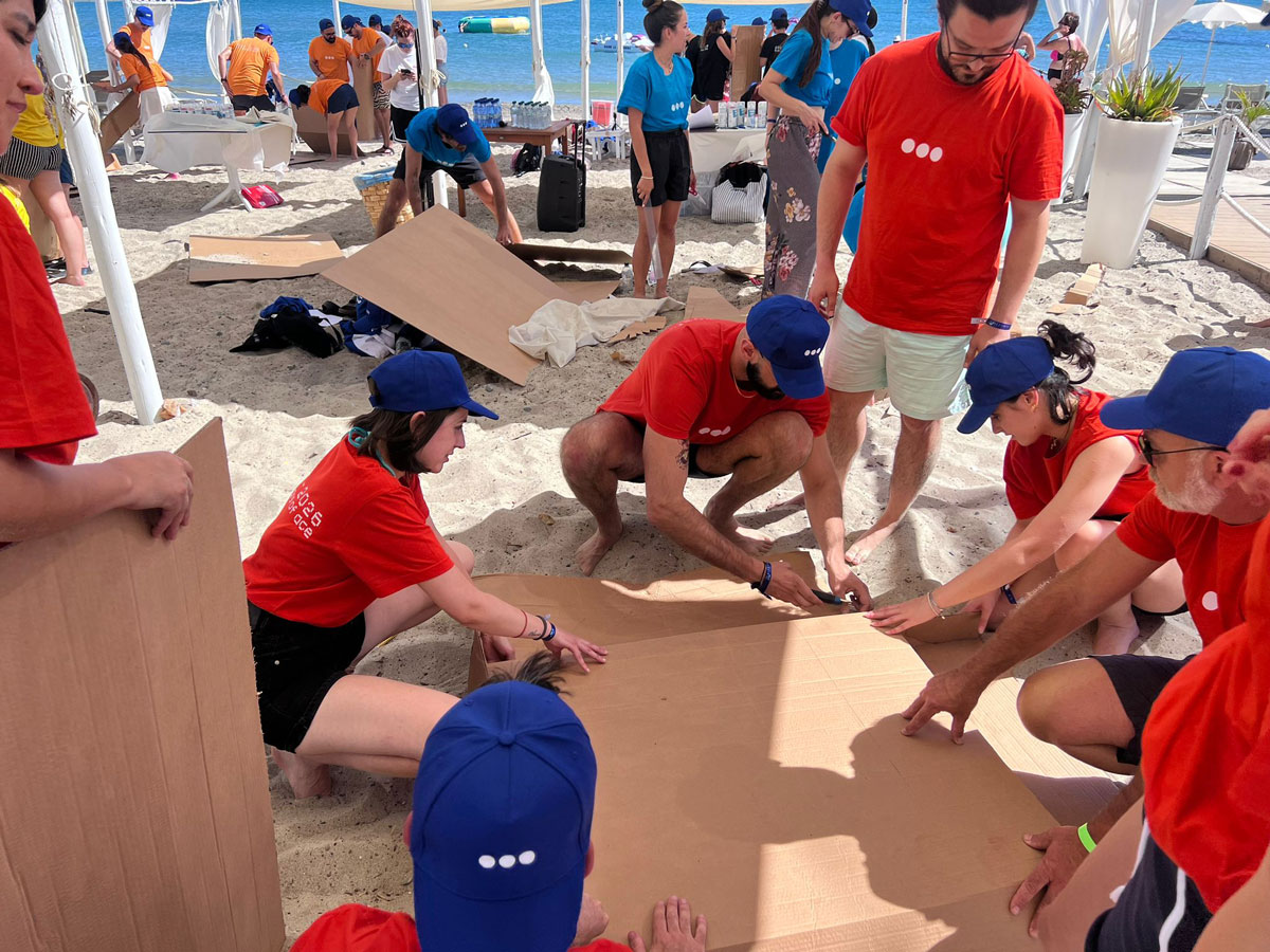Cardboard-boating by the sea: a dynamic and engaging summer team building activity - 7