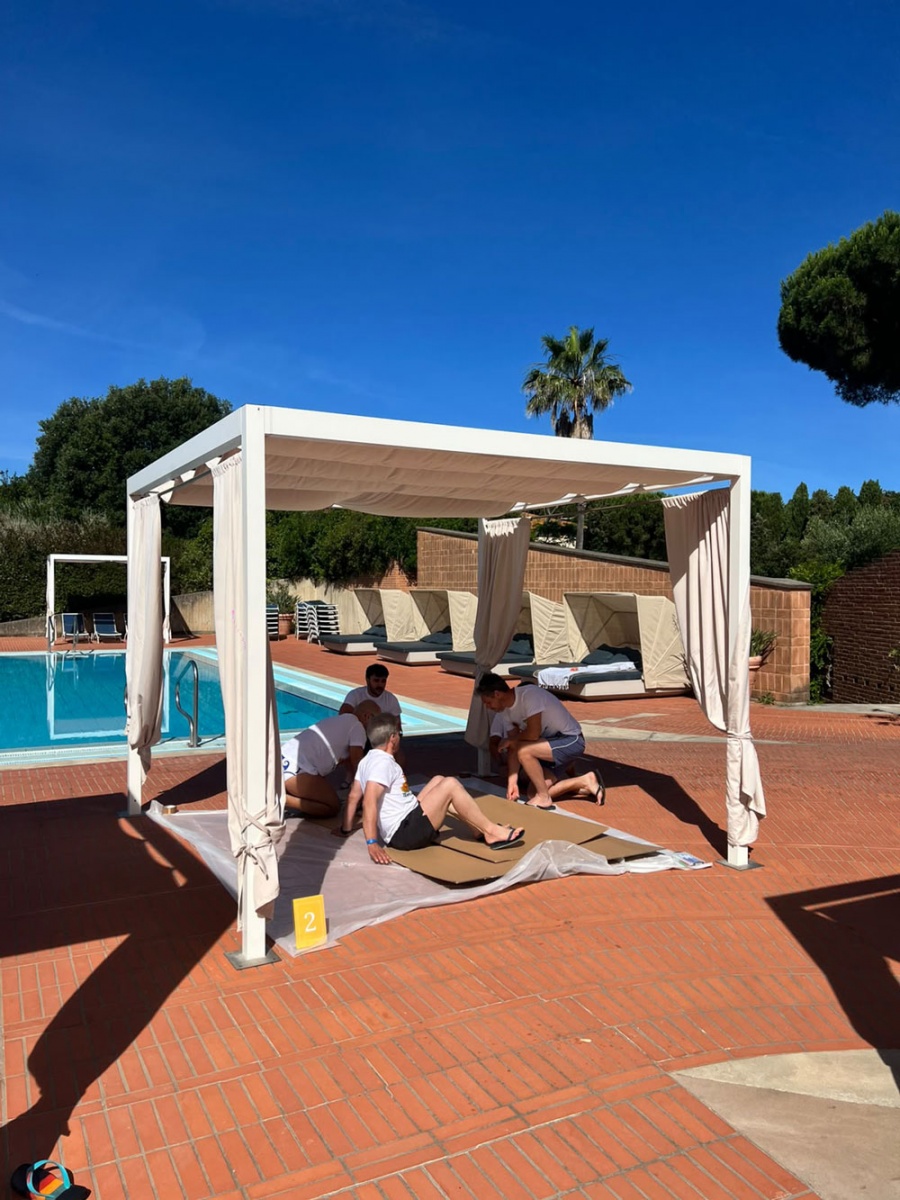CBRE’s summer incentive in Tuscany with a carton boat competition and a visit to a local winery - 9