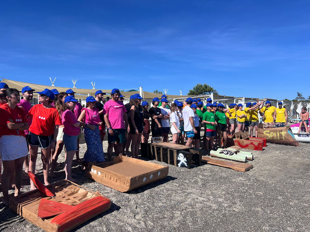 Cardboard-boating by the sea: a dynamic and engaging summer team building activity - 8