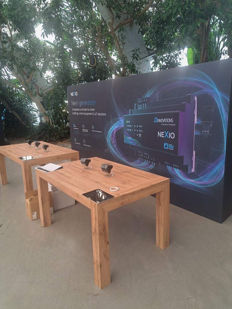 Innovative exhibition stand design: integrated structures, custom graphics and full wayfinding for J2 Innovations - 7