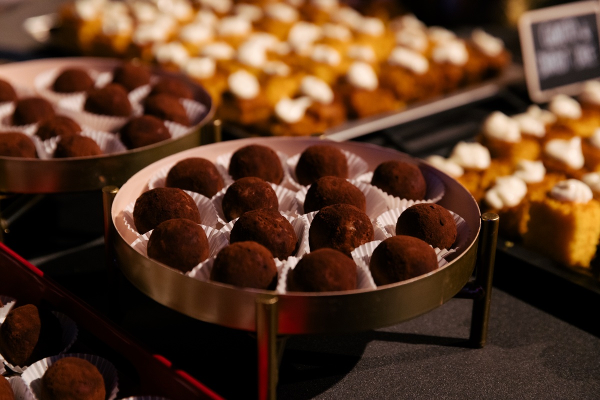 Gala Night in Milan: Post-Industrial Hollywood-Style Convention“ - 19