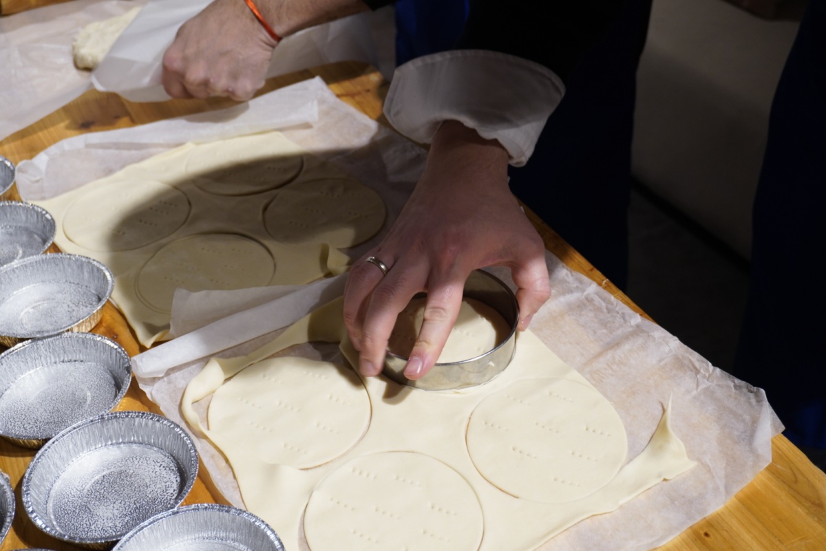 Gourmet Team Building: A Revolutionary Italian Cooking Adventure that Inspires and Entertains - 11