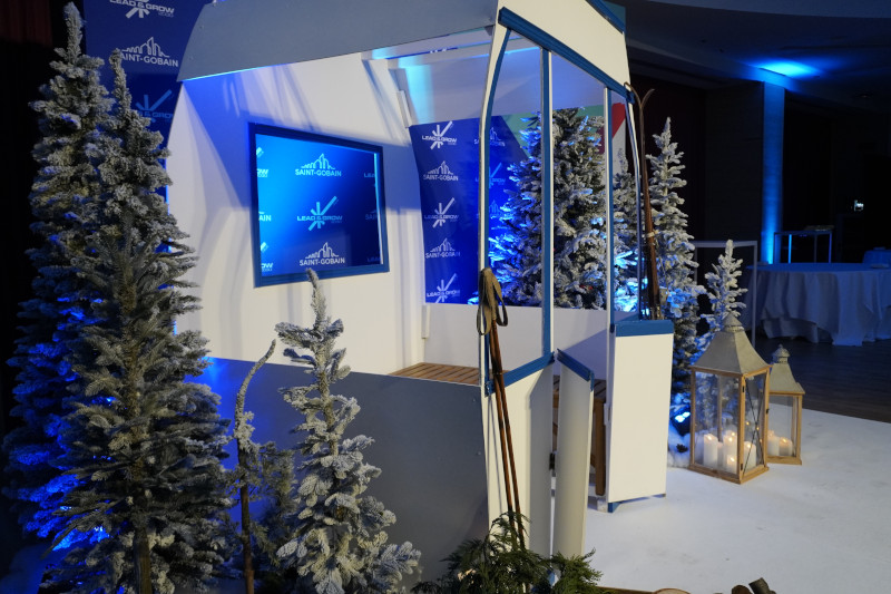 Saint-Gobain 2026 company kick-off: mountain-themed creative décor in Milan - 0