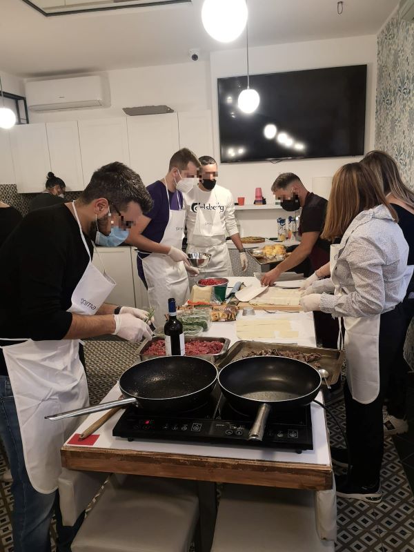 Team cooking for Prima Assicurazioni - 3