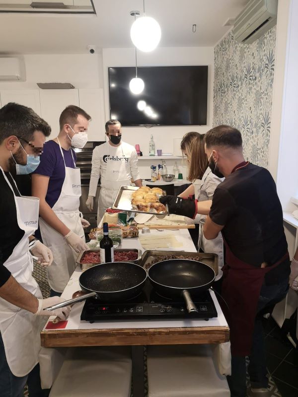 Team cooking for Prima Assicurazioni - 4