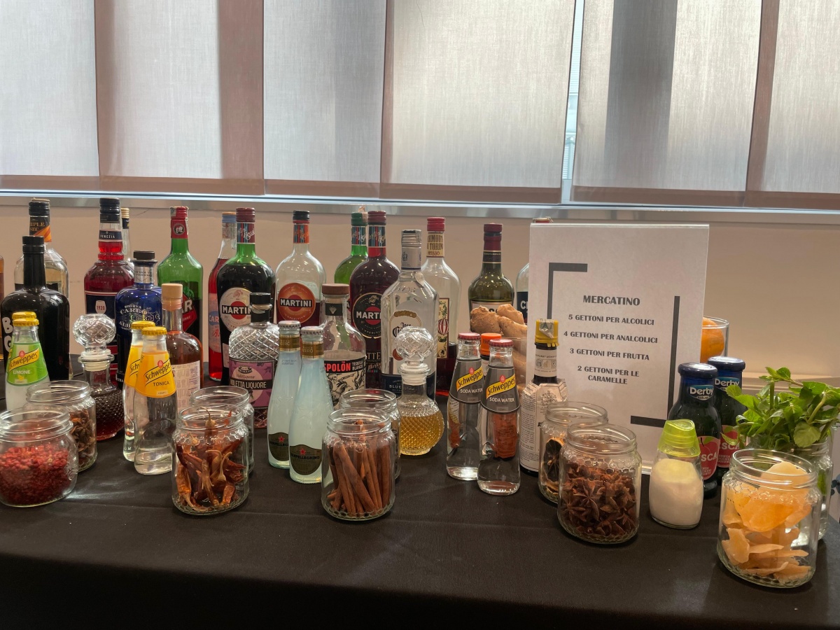 Summer Team Building: Cocktail Challenge and Enchanting Rooftop Dinner Captivate Attendees - 1