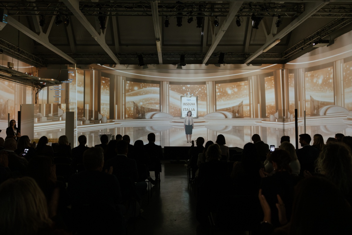 An awards ceremony in an elegant, innovative and high-tech venue - 3