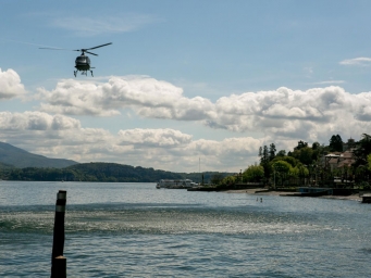 Smart Eventi 組织公司旅游活动，安排了直升机与游艇导览体验