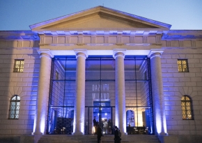 Catalina Marketing celebrated 25 years of excellence with an exclusive corporate event in a historic venue. Bespoke styling, premium catering services and tailored entertainment for employees and clients.