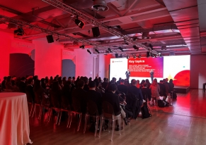 We planned an international corporate event in Milan for Cornerstone OnDemand, in a modern venue with integrated technology and carefully curated branding.