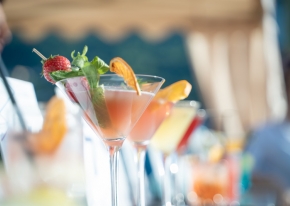 We organised a creative and engaging team building event for participants at a pharmaceutical convention.