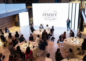 An exceptional venue, James Bond-inspired set design and a gourmet experience by Tartufi Jimmy for a hundred premium guests.