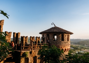 Three-day incentive experience in Monferrato with workshops, winery visit, two-Michelin-star dinner and bespoke team building.