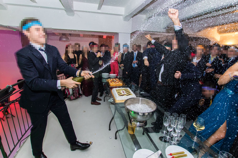 在米兰帮客户举办生日聚会 - 0